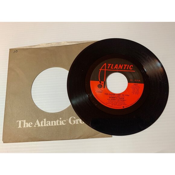 Roberta Flack "The Closer I Get To You" 45 RPM Vinyl Record With Sleeve 1977 Atl - Picture 3 of 5